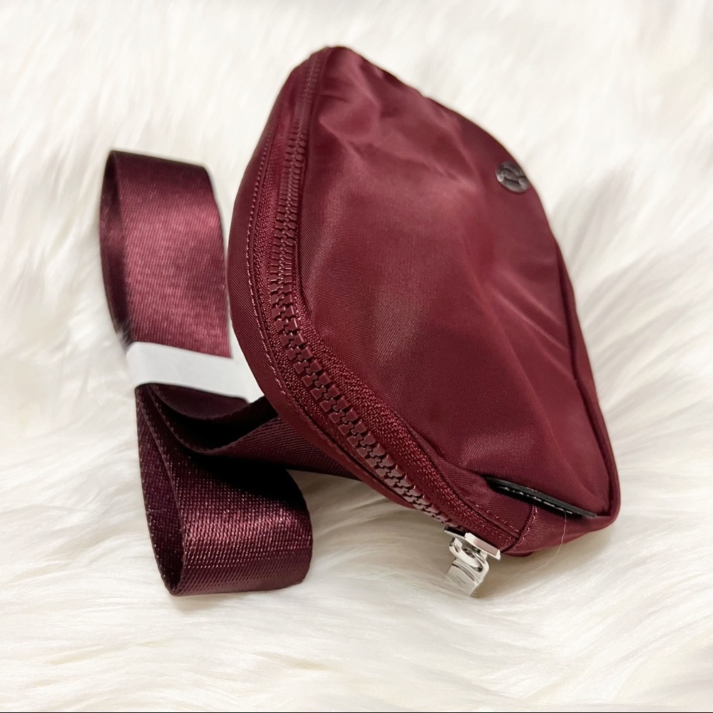 ✨Sold✨Lululemon • Everywhere Belt Bag - Picture 3 of 11